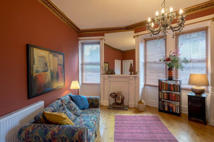 JOIVY Unique Royal Mile Apt - Relive Music History
