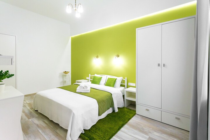 Room 30 of 108