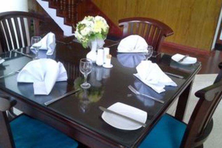 Dining 20 of 81