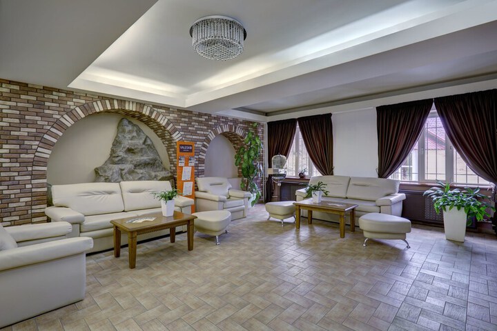 Hotel 2 of 79