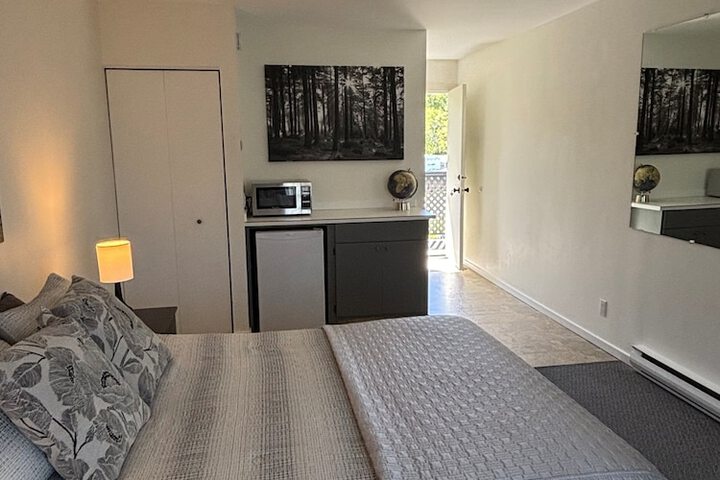 Room 10 of 37
