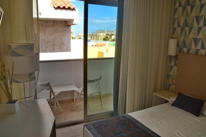 Room 16 of 36