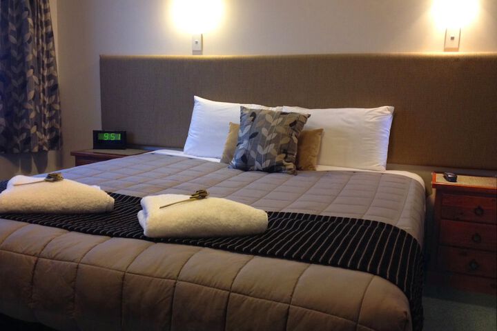 Room 2 of 35
