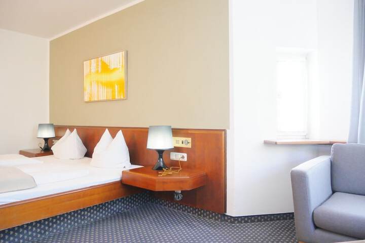 Room 9 of 35