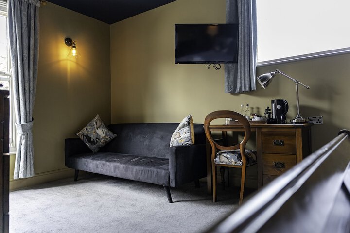 Room 16 of 144
