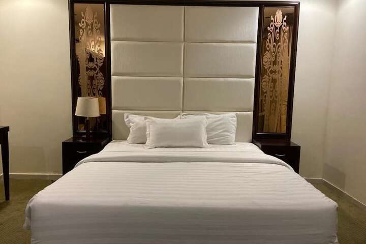 Room 15 of 80