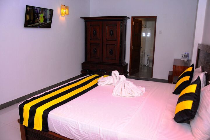 Room 6 of 35