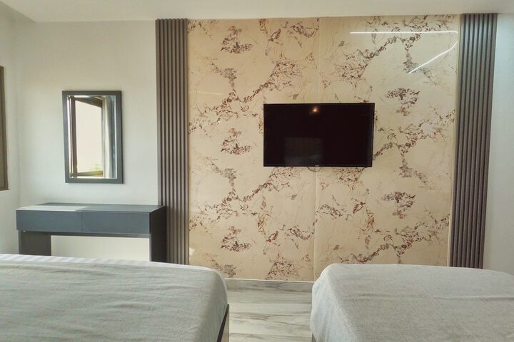 Room 27 of 62