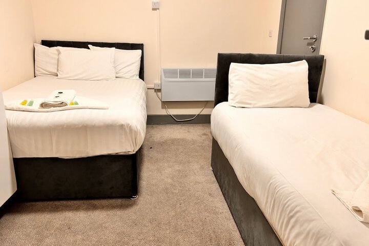 Room 4 of 27