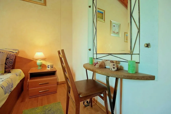 Room 6 of 21