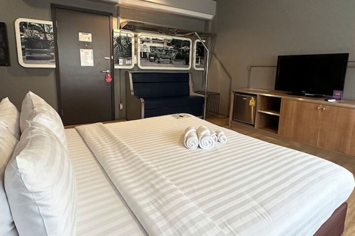 Room 6 of 36