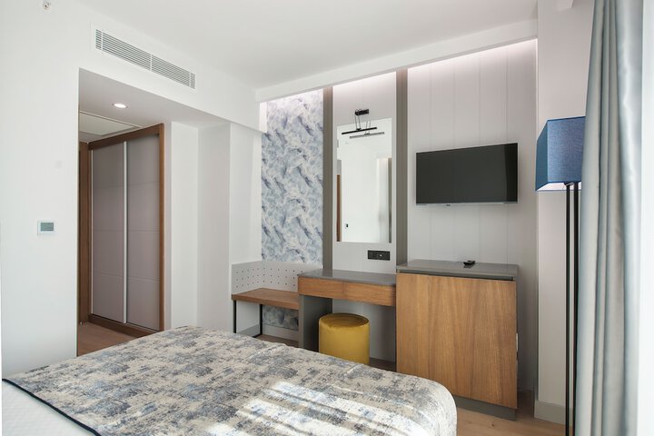 Room 12 of 23