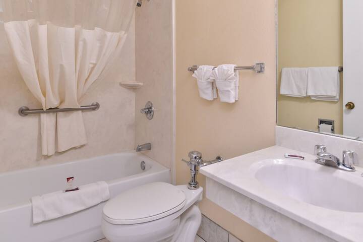 Room 17 of 26