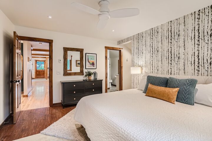 Room 4 of 41