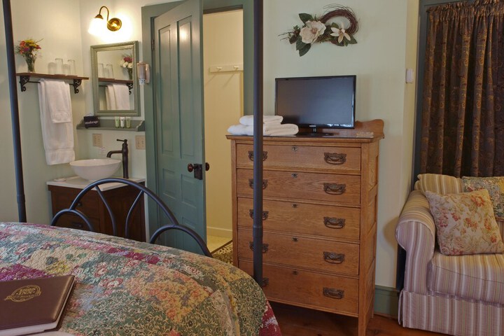 Room 30 of 57