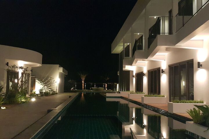 Pool 66 of 104