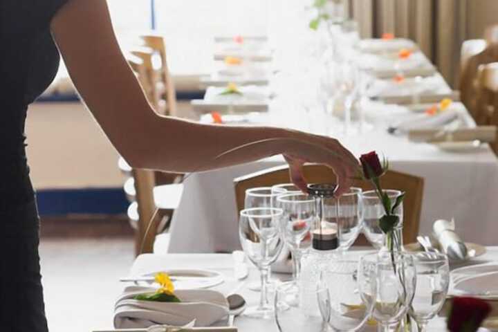 Dining 16 of 27