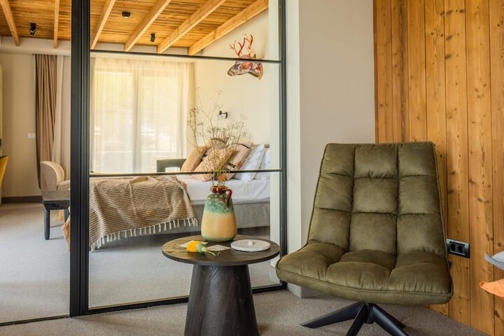 Room 43 of 50