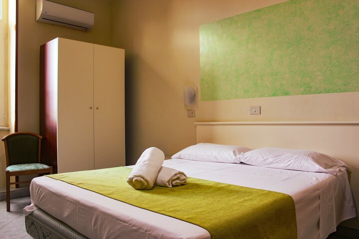 Room 16 of 79