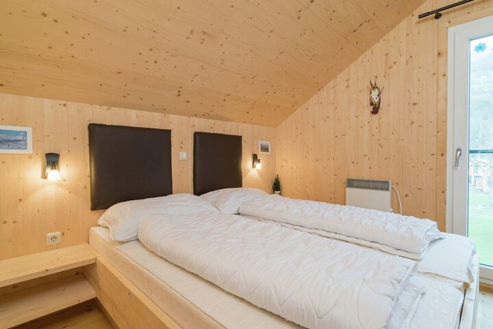 Room 5 of 37