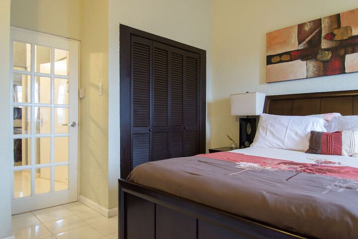Room 5 of 27