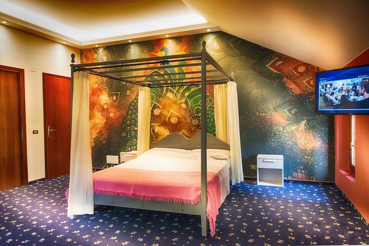 Room 34 of 54