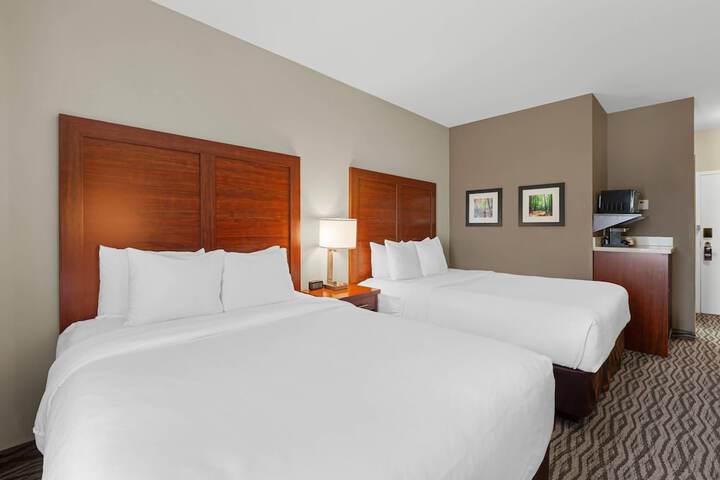 Room 33 of 62