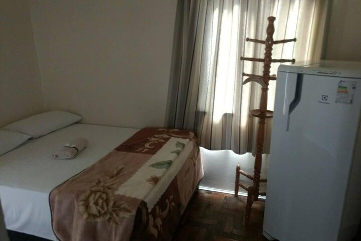 Room 4 of 10