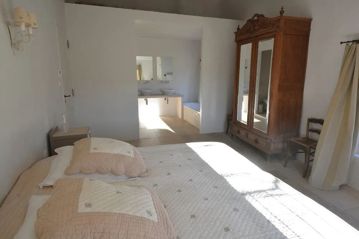 Room 2 of 16