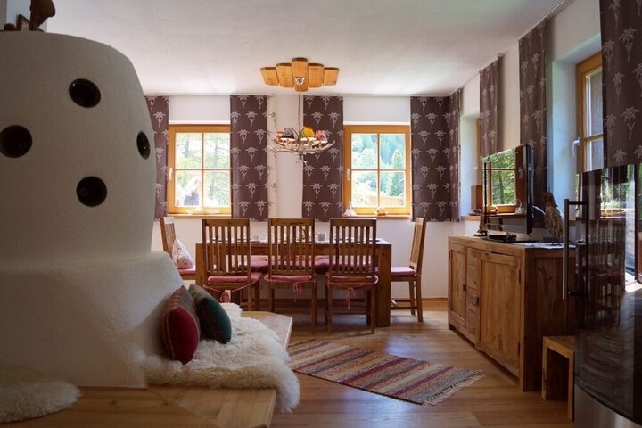 Room 12 of 65
