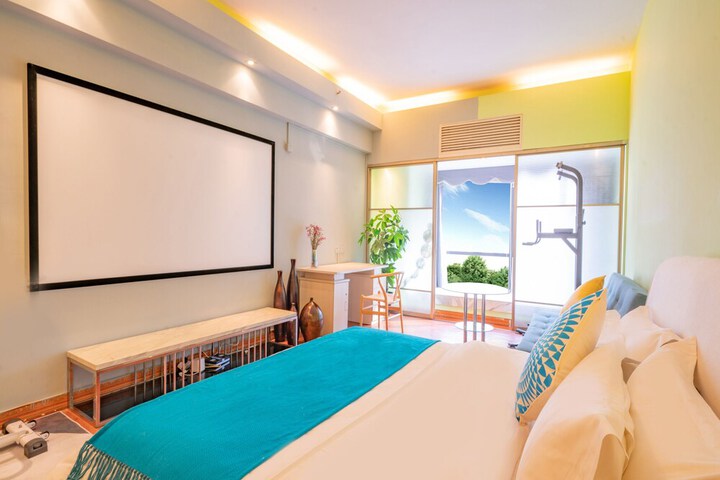 Room 18 of 36