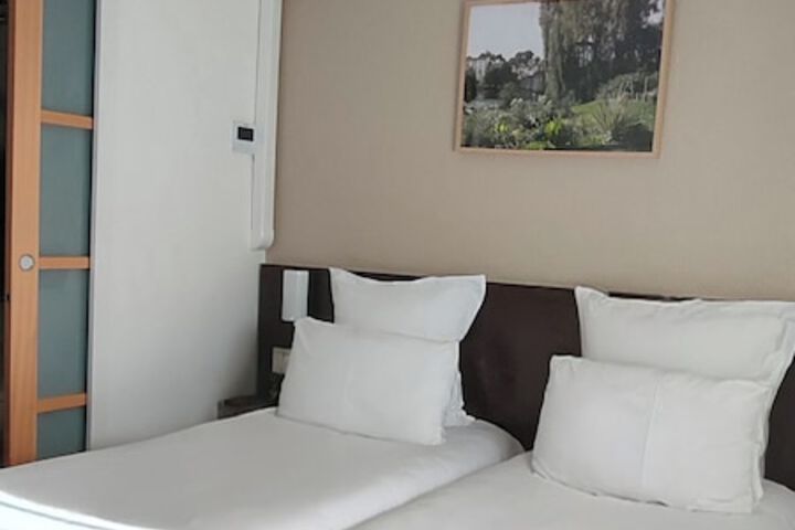 Room 17 of 58