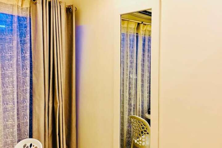 Room 21 of 34