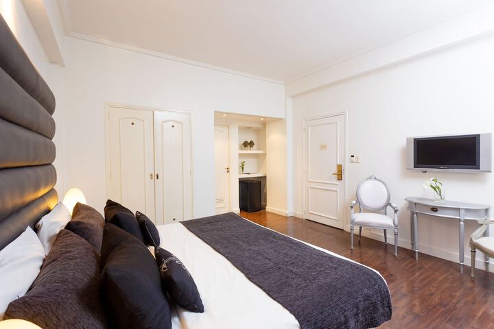 Room 18 of 38