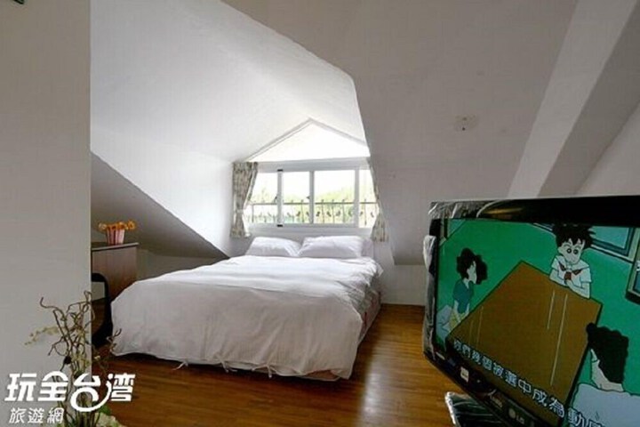 Room 8 of 63