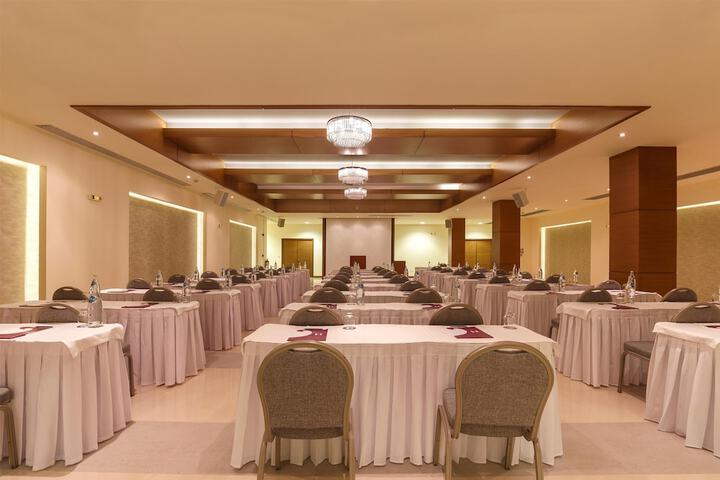 Business Center 143 of 168