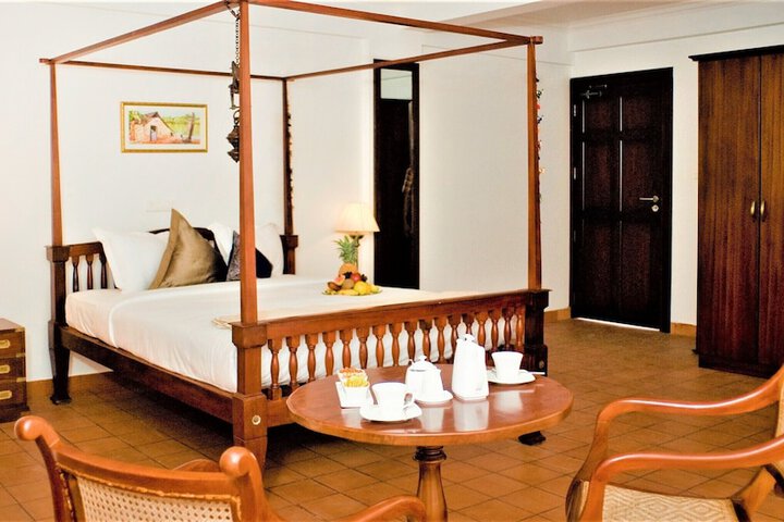 Room 4 of 11