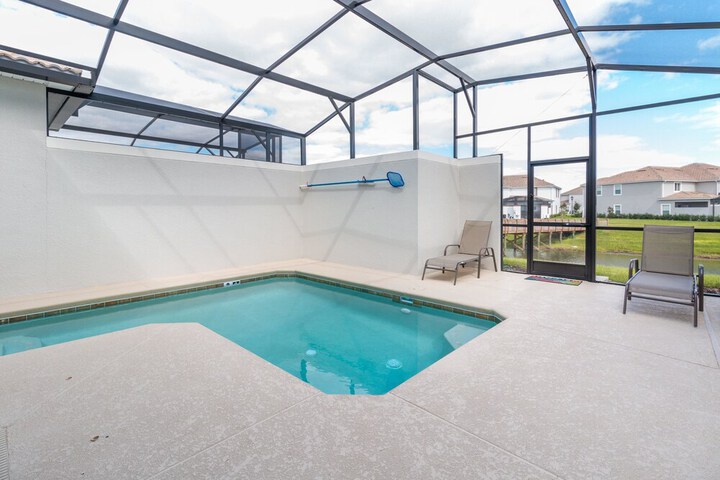 Pool 24 of 48