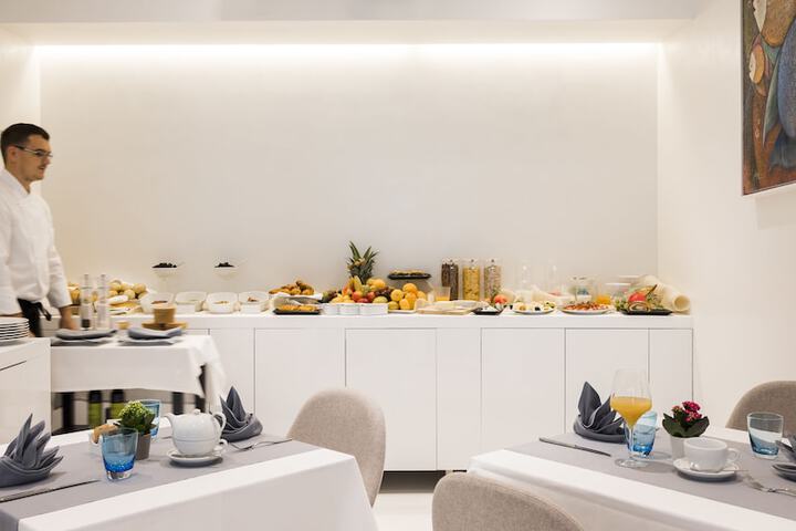 Dining 47 of 69
