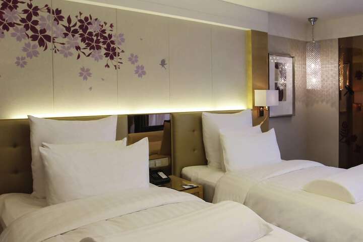 Room 27 of 72