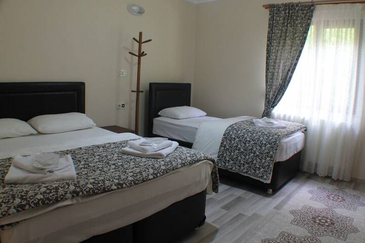 Room 9 of 30
