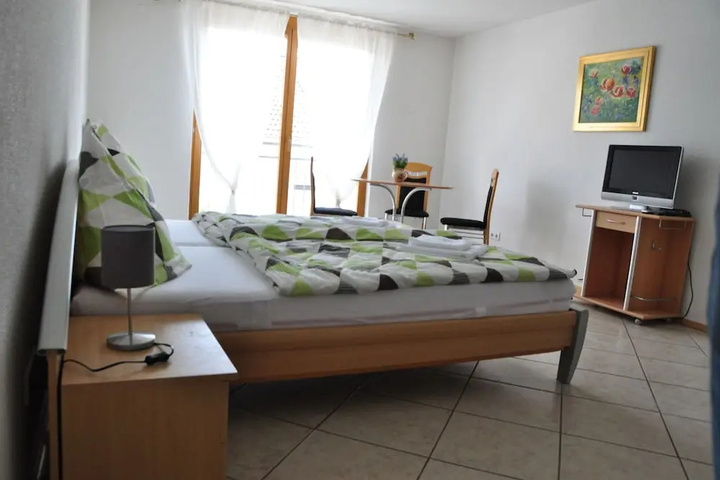 Room 3 of 22