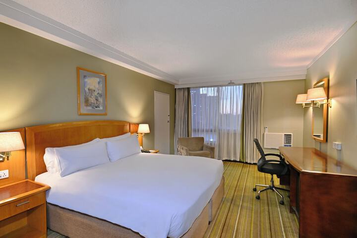 Room 53 of 128
