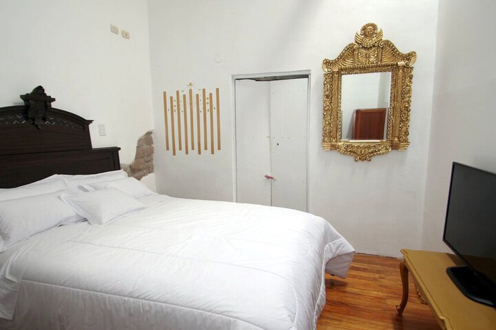 Room 9 of 36