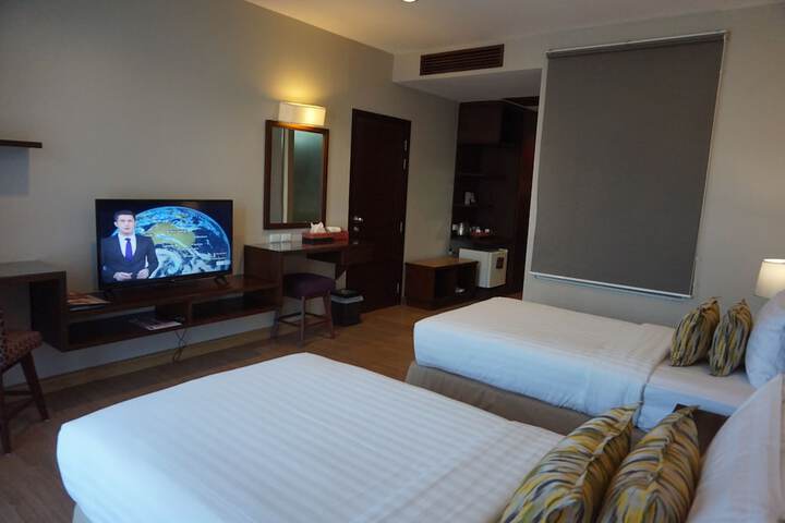 Room 15 of 108
