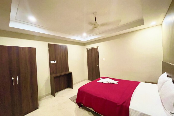 Room 19 of 76