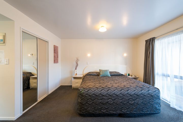 Room 12 of 36