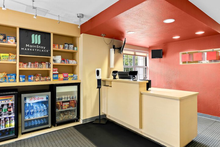 Entrance & Lobby