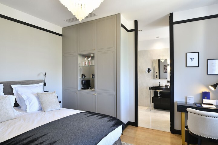 Room 21 of 90