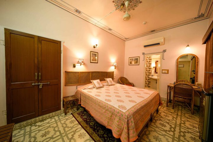 Room 56 of 183